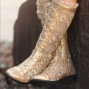 Trish Scully Gramercy Boot Gold size 13